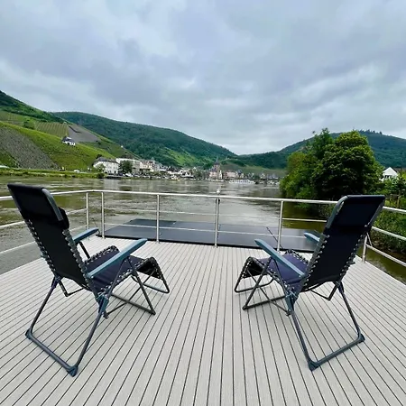 Kl Moselboote - Hausboot Poseidon Úszó hotel